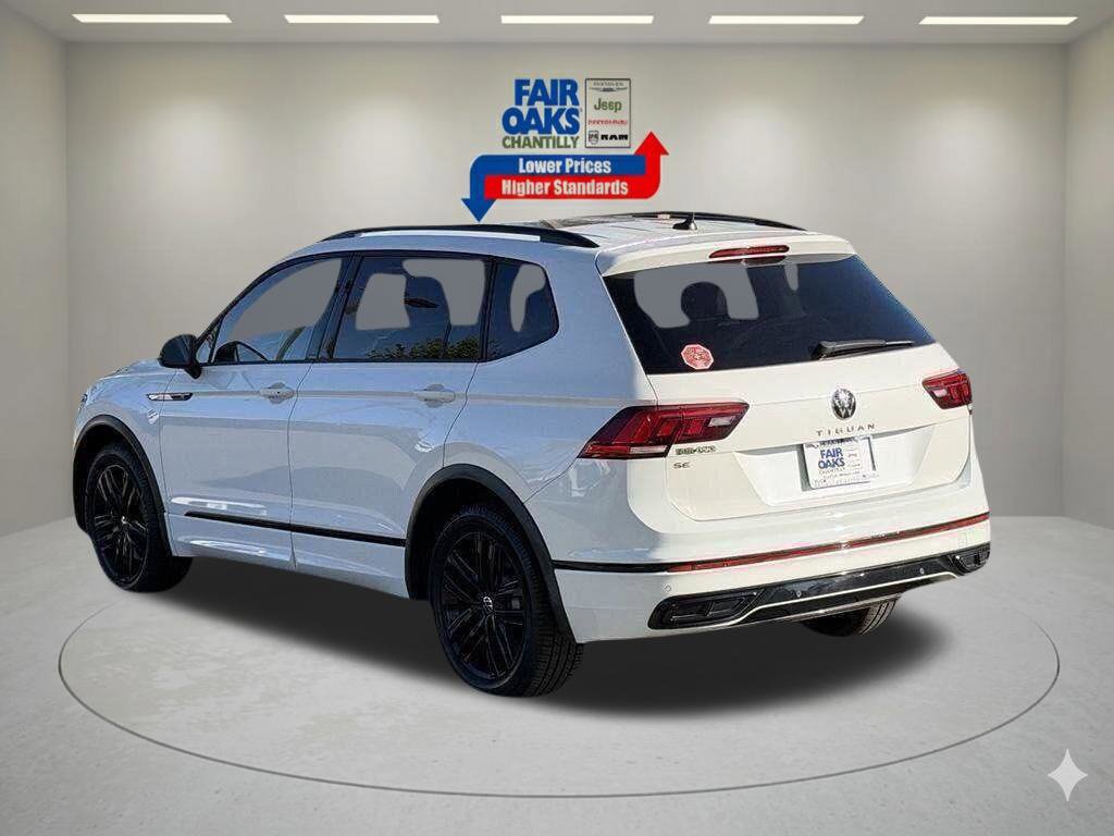 Used 2022 Volkswagen Tiguan SE R-Line FWD image 9