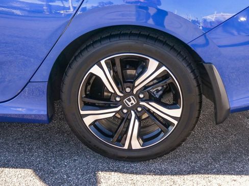 Used 2018 Honda Civic Touring image 6