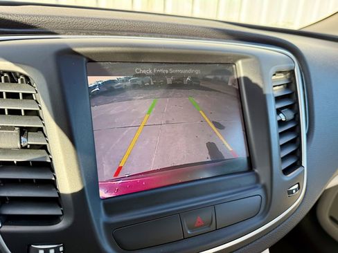 Used 2015 Chrysler 200 C w/ Navigation & Sound Group I image 25