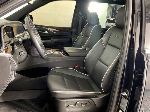 Used 2024 Cadillac Escalade ESV Premium Luxury AWD/4WD image 30