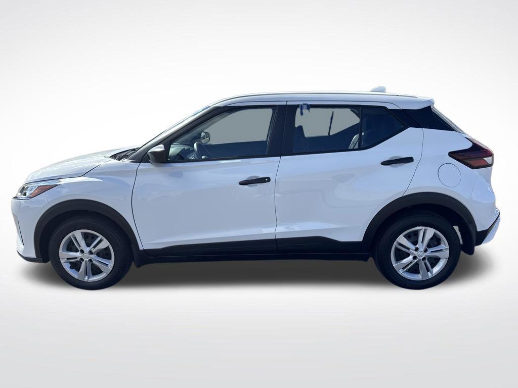 Used 2025 Nissan Kicks Play S FWD image 4