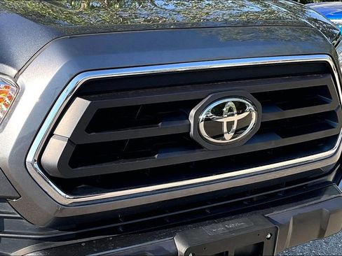 Used 2024 Toyota Tacoma TRD Sport AWD/4WD image 39