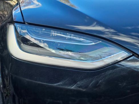 Used 2023 Tesla Model X Plaid image 25