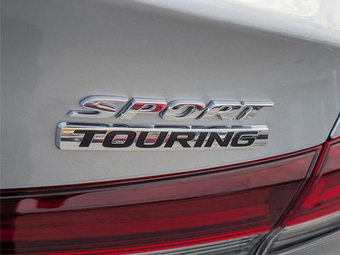 Used 2025 Honda Civic Sport Touring image 7