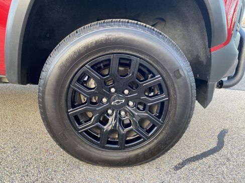 Used 2023 Chevrolet Colorado Trail Boss w/ Technology Package image 9