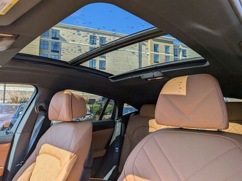 New 2026 BMW X6 xDrive40i w/ Climate Comfort Package image 17