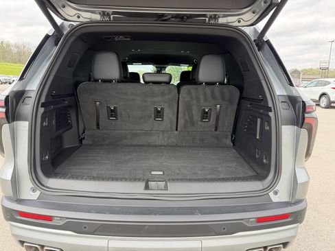 Used 2026 Chevrolet Traverse LT AWD/4WD image 9