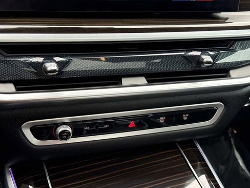 Used 2025 BMW X5 xDrive50e image 13