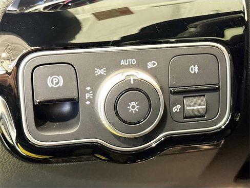 Certified 2025 Mercedes-Benz CLA 250 4MATIC image 10