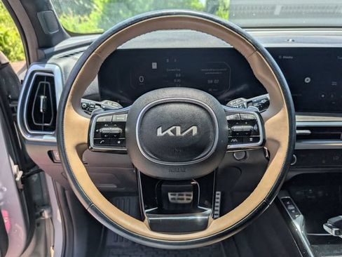 Used 2024 Kia Sorento SX Prestige w/ Olive Brown Leather Package AWD/4WD image 15