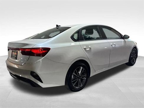 Used 2024 Kia Forte LXS image 5