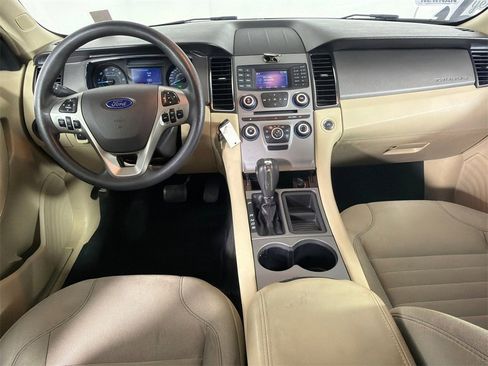 Used 2017 Ford Taurus SE image 22