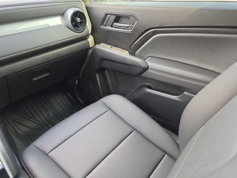 Used 2024 Chevrolet Colorado LT w/ LT Convenience Package III RWD image 18