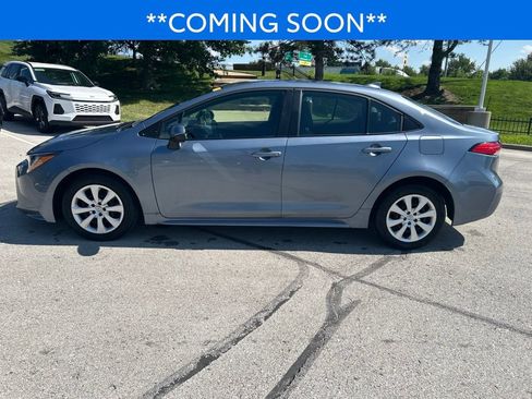 Used 2025 Toyota Corolla LE FWD image 8