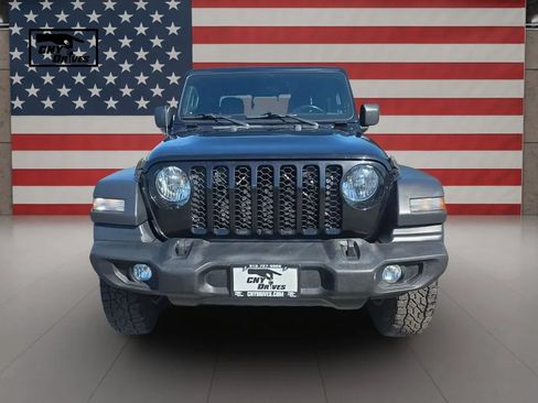 Used 2020 Jeep Gladiator Sport w/ Quick Order Package 24S AWD/4WD image 2