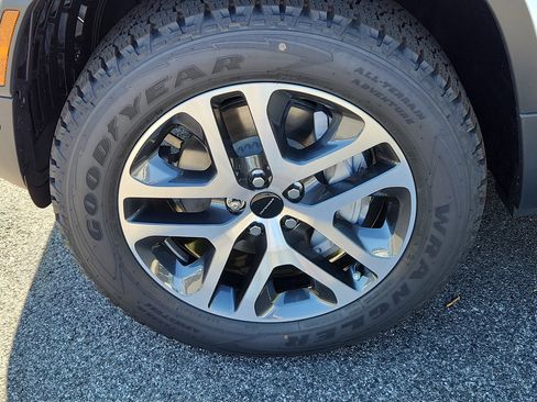 Used 2026 Land Rover Defender 110 S image 8