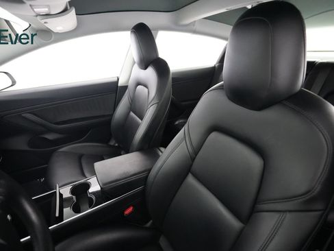 Used 2018 Tesla Model 3 Long Range RWD image 4