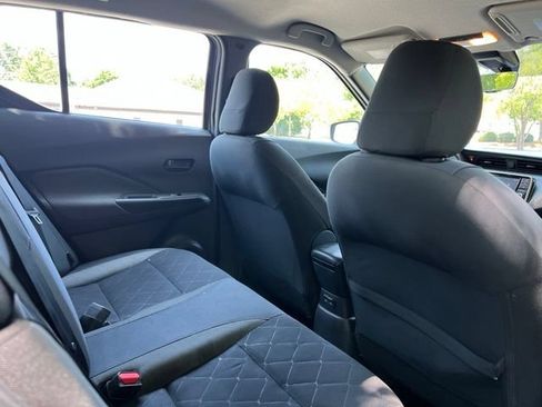 Used 2020 Nissan Kicks S w/ Interior Electronics Package FWD image 18