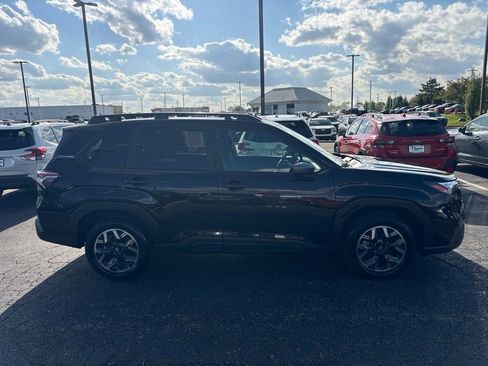 Certified 2025 Subaru Forester Premium AWD/4WD image 2