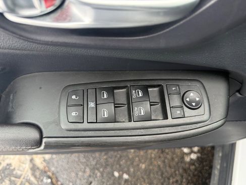 Used 2015 Jeep Cherokee Limited image 13