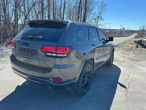 Used 2019 Jeep Grand Cherokee Altitude image 5