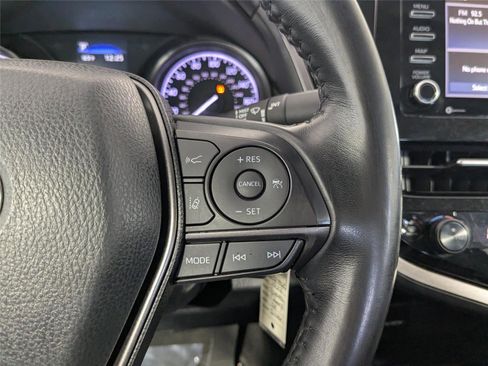 Certified 2022 Toyota Camry SE image 13