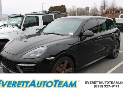 Used 2014 Porsche Cayenne GTS image 1