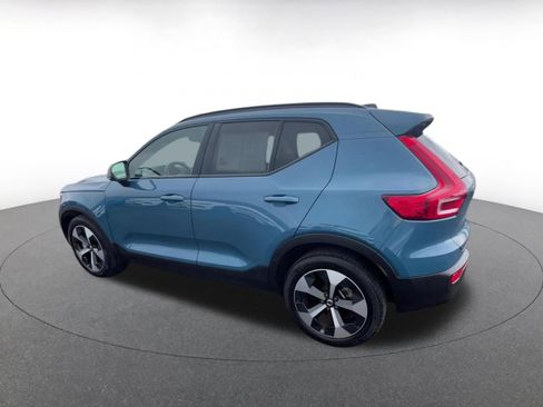 Used 2024 Volvo XC40 B5 Core AWD/4WD image 10