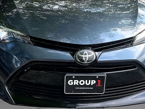 Used 2018 Toyota Corolla LE FWD image 29