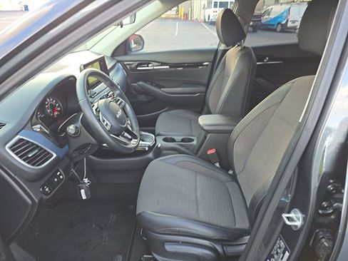 Used 2023 Kia Seltos S w/ Navigation Package FWD image 3