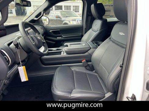 New 2026 Ford Expedition Platinum image 9