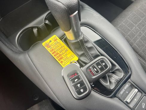Used 2024 Honda HR-V LX image 17