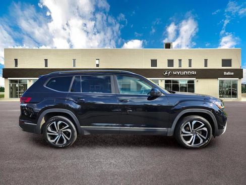 Used 2023 Volkswagen Atlas SEL AWD/4WD image 2