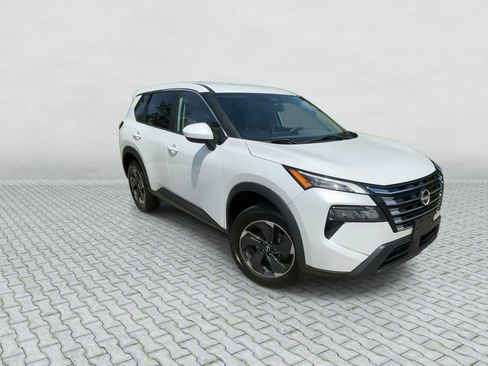 Certified 2024 Nissan Rogue SV AWD/4WD image 2