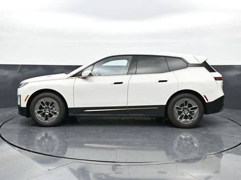 Used 2023 BMW iX xDrive50 AWD/4WD image 4