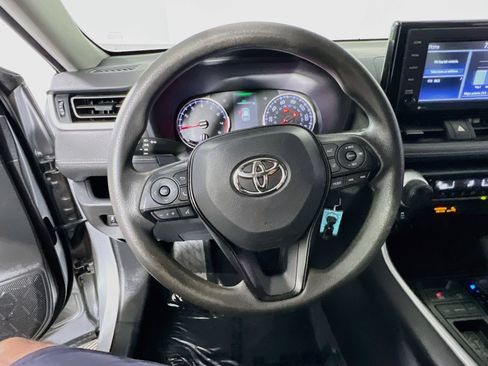 Used 2022 Toyota RAV4 LE FWD image 18