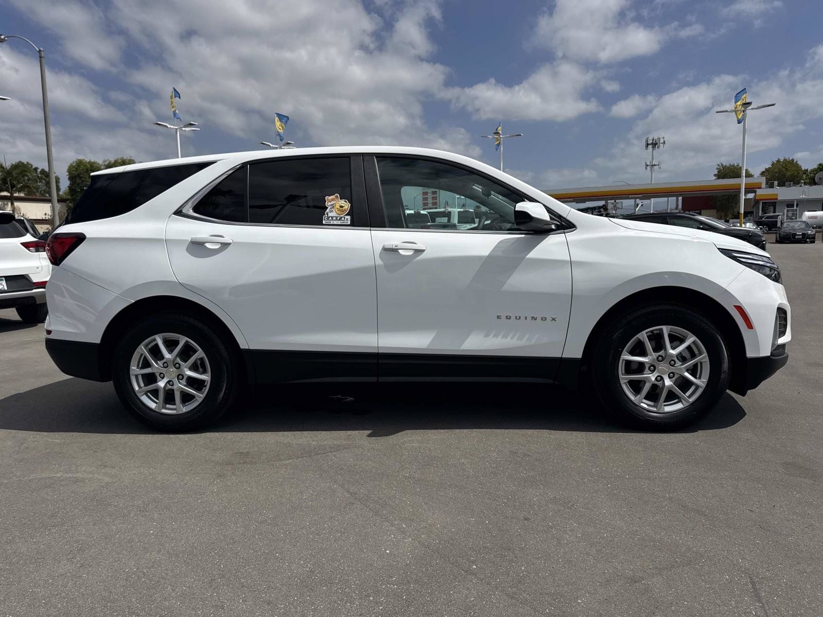 Used 2024 Chevrolet Equinox LT w/ LPO, Cargo Package FWD image 4