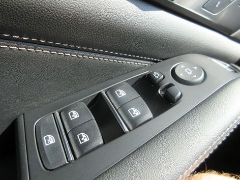 Used 2024 BMW X5 xDrive40i w/ M Sport Package AWD/4WD image 30