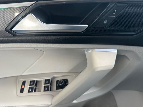 Certified 2023 Volkswagen Tiguan SE R-Line FWD image 11