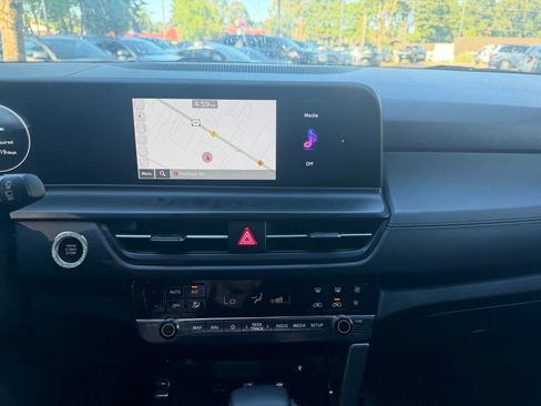 Used 2024 Kia Seltos SX w/ SX Sunroof Package AWD/4WD image 18