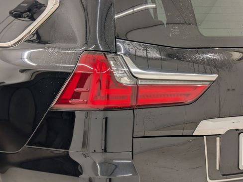 Used 2020 Lexus LX 570 4WD w/ Luxury Package image 13