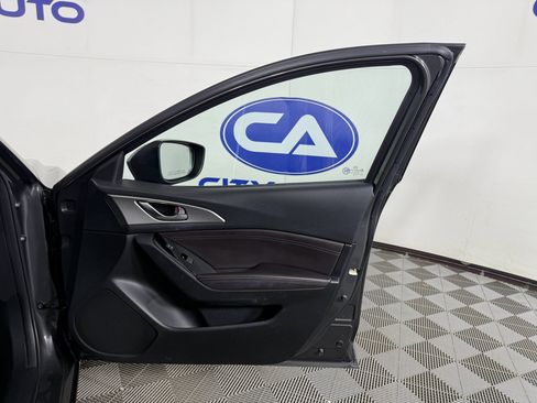 Used 2017 MAZDA MAZDA3 Touring image 11