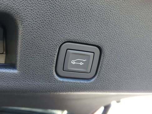 New 2025 GMC Acadia Elevation w/ Black Edition image 9