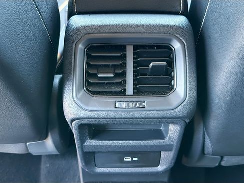 Used 2022 Volkswagen Taos SE image 18