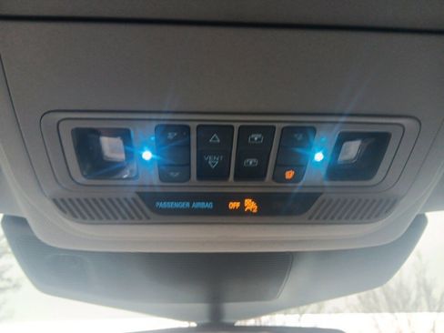 Used 2022 Ford Explorer XLT w/ Equipment Group 202A image 34