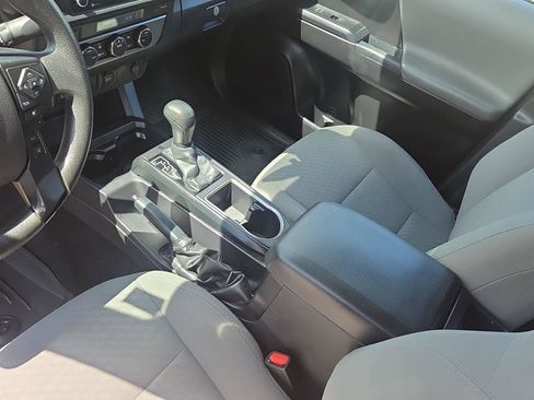 Used 2021 Toyota Tacoma SR AWD/4WD image 19