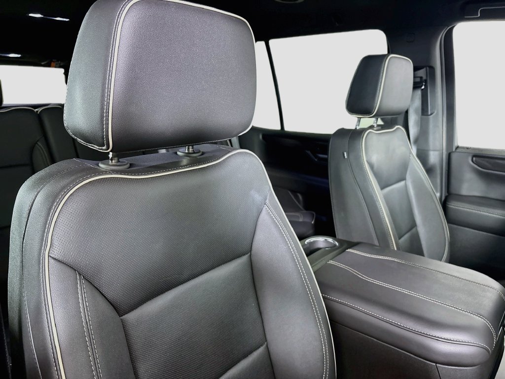 Used 2025 GMC Yukon Elevation AWD/4WD image 33