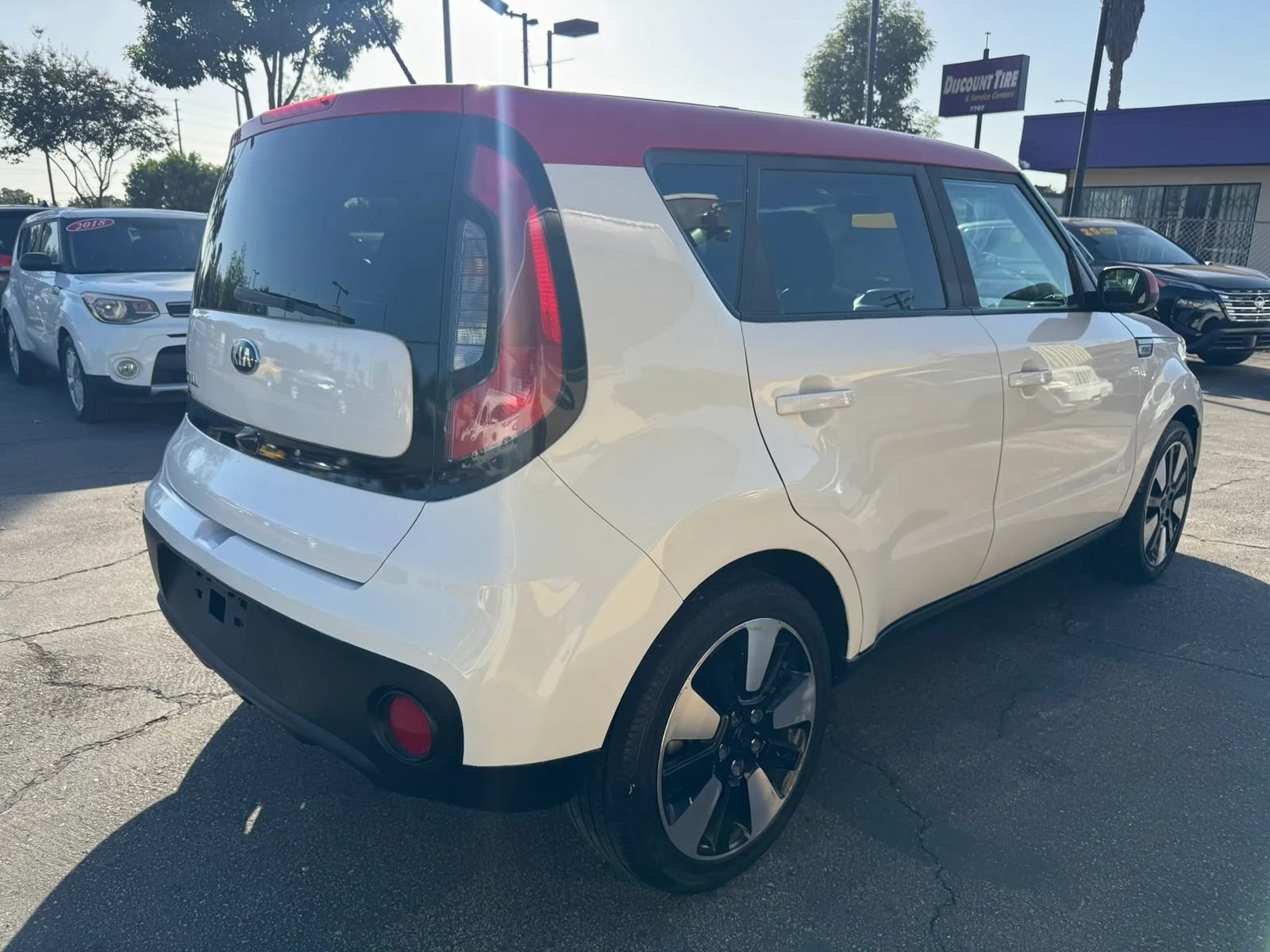 Used 2018 Kia Soul + FWD image 4