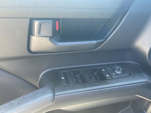 Used 2025 Toyota 4Runner SR5 AWD/4WD image 21
