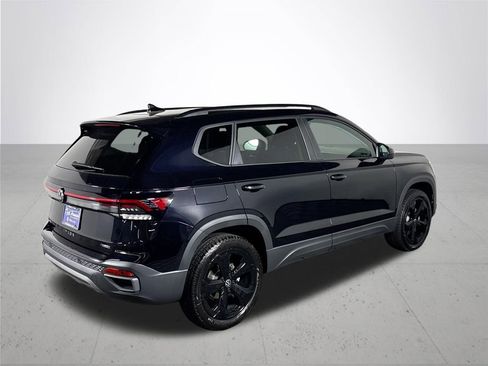 New 2025 Volkswagen Taos SE AWD/4WD image 6